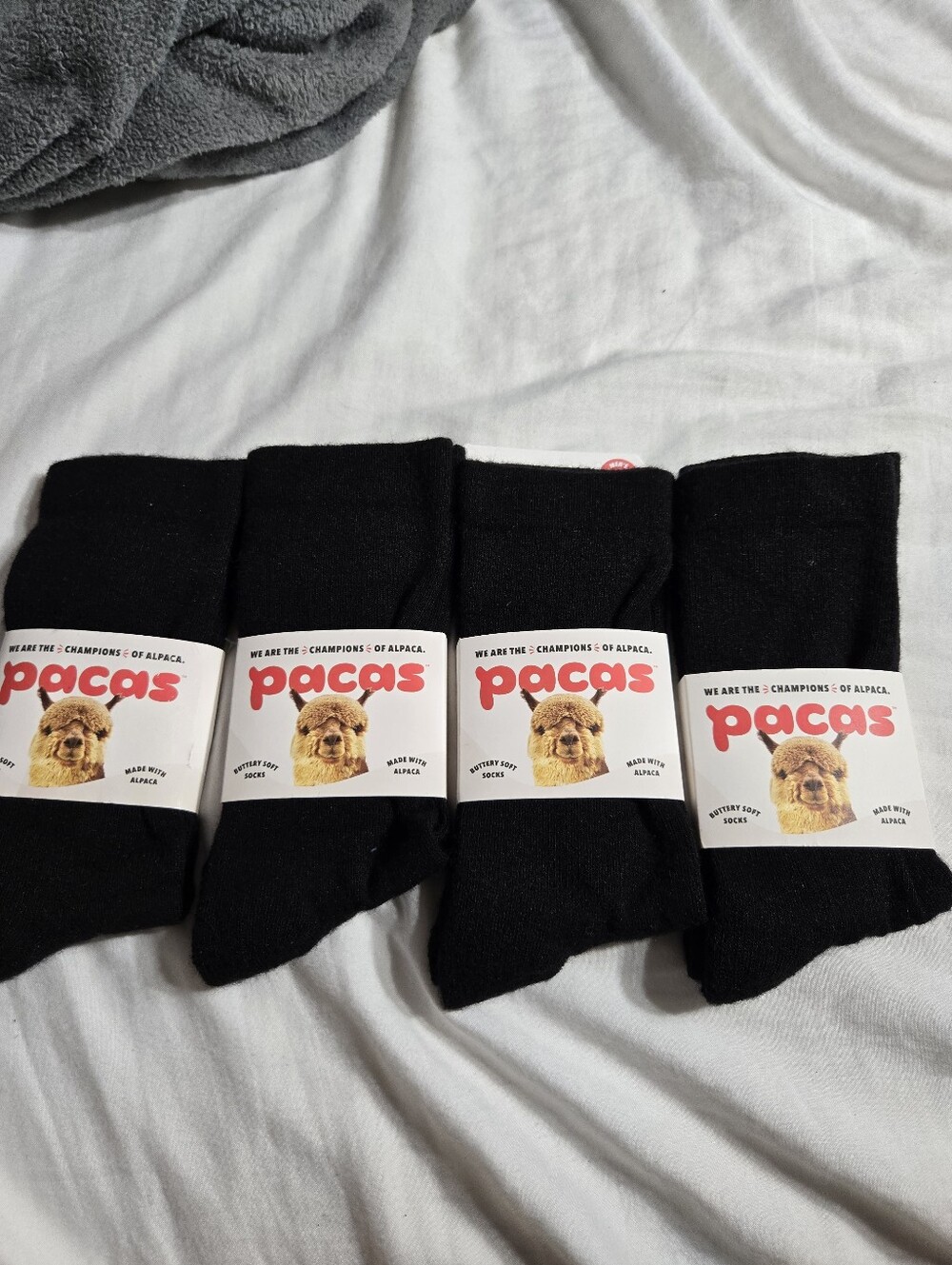 4 Packs Of Men's Pacas Lightweight Crew Socks NWT  Size L/XL 11 To 14